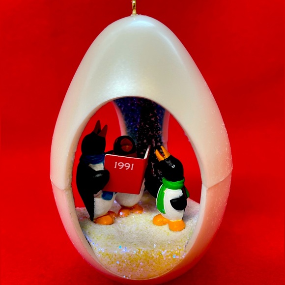 Winter Surprise Egg Hallmark Ornament - Picture 1 of 6